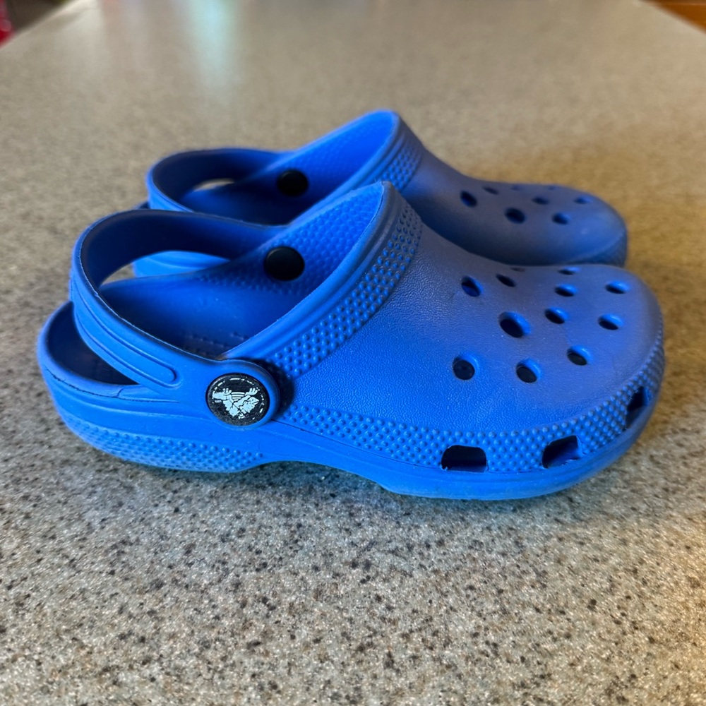 Crocs size 11 EUC - Picture 3 of 3